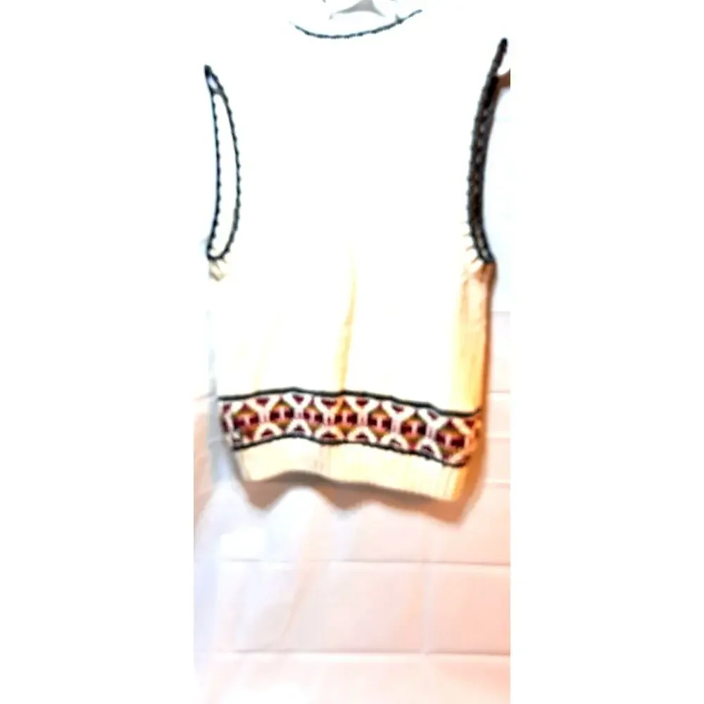 Attractive White Knit Vest with Beautiful Floral Touches by Jantzen